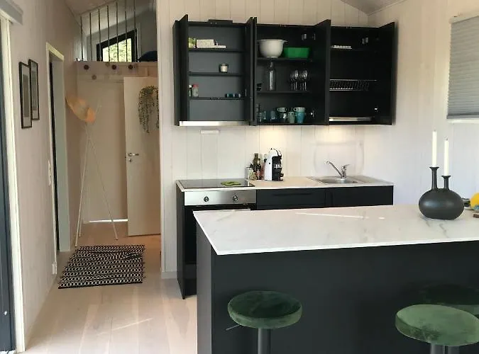 Med Sjoutsikt Og 20 Min Fra Dyreparken *